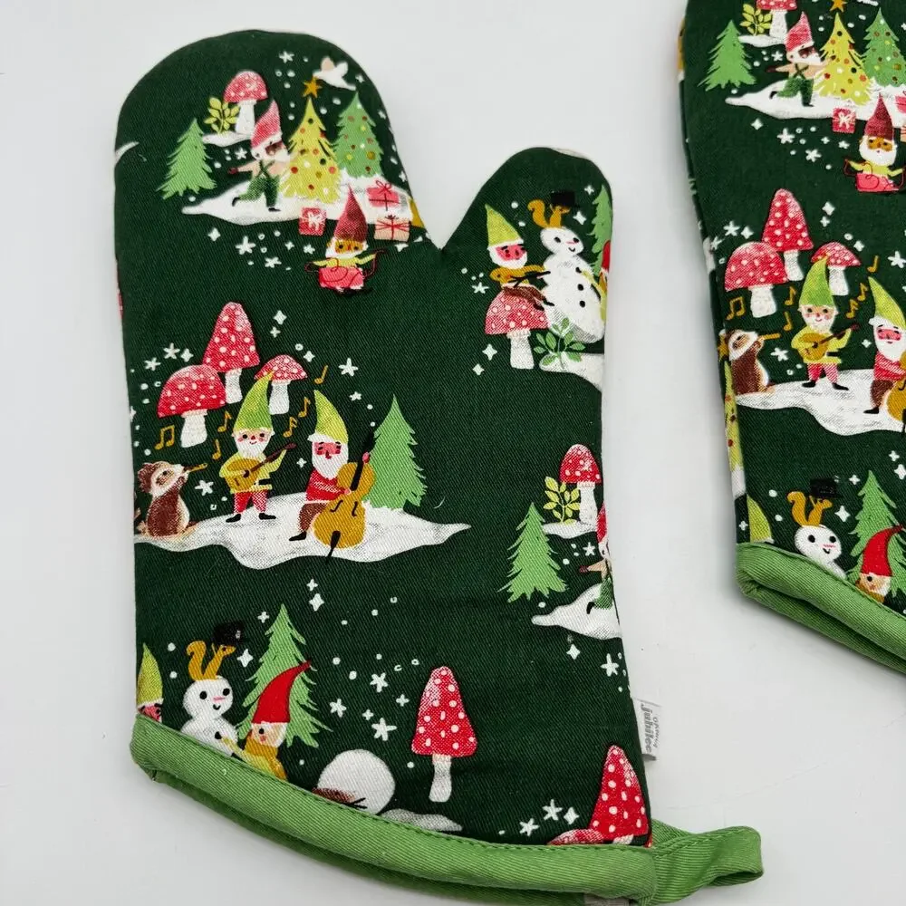 Danica Jubilee Christmas Oven Mitts Pair Gnomes Snowman Holiday Kitchen Decor